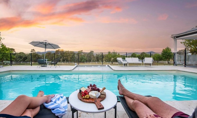 Bombira House | Bonnie View A Magnificently Luxurious Retreat