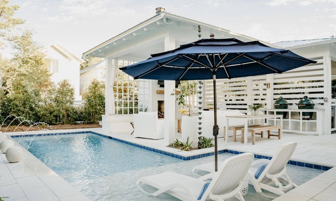Watercolor House | Book a Fall Stay Today! Private Pool! Outdoor Area! Low-Speed Vehicle! Crossing District!