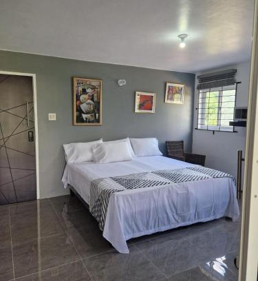 Beverly Hills House | Boonoonoonous
