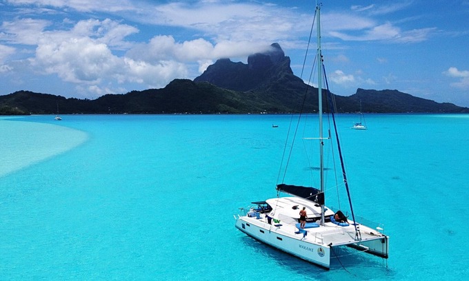 Bora Bora Bed & Breakfast | BORA BORA - Poenui Sailing boat