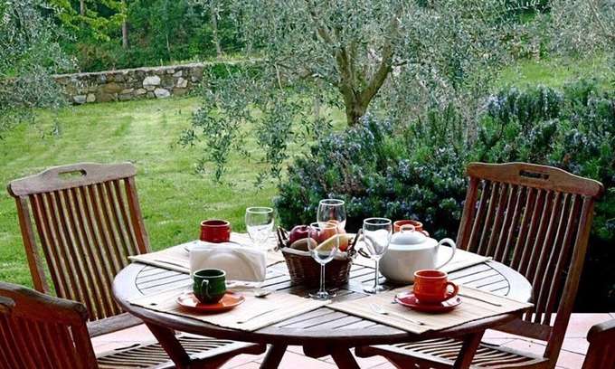 Bucine House | Borgo Bello A: A characteristic and welcoming apartment in the characteristic style of the Tuscan countryside.