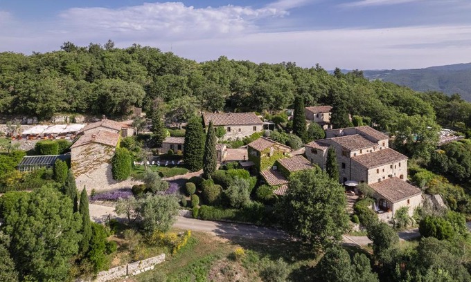 Radda in Chianti Hotel | Borgo Vescine