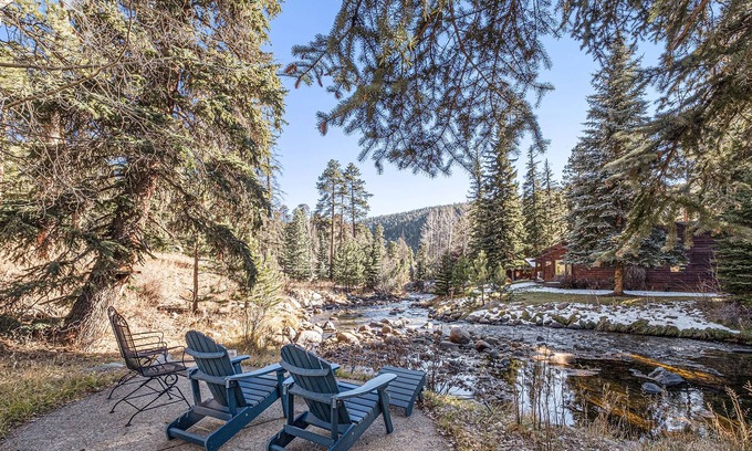 Estes Park Condo | Boulder Brook - Country Suite 19 - Beautiful Setting on Fall River