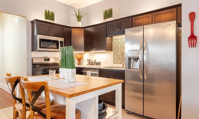 Germantown House | Bourbon Belle- A Germantown Favorite! Priv Parking