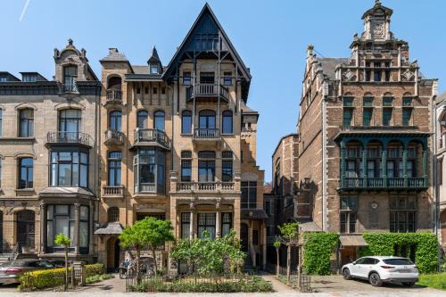 Zurenborg Apartment | Boutique Baron Osy Suite First Terrace
