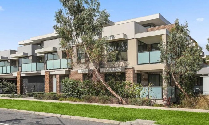 Heidelberg Heights Apartment | Boutique Heidelberg Heights 2BR apartment - G01