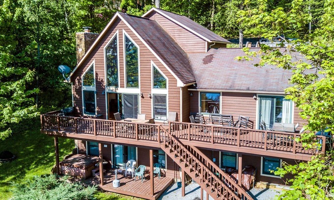 Oakland House | Boxer Overlook | Lake Views, Hot Tub, Mountainside