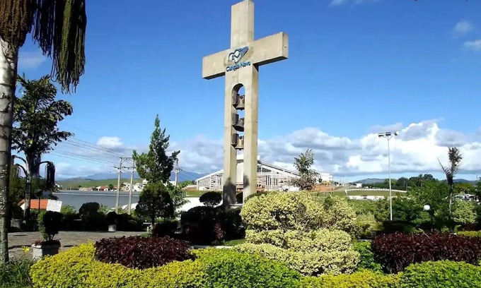 Cachoeira Paulista Apartment | Apt Canção Nova + Visit to Pe Leo Statue