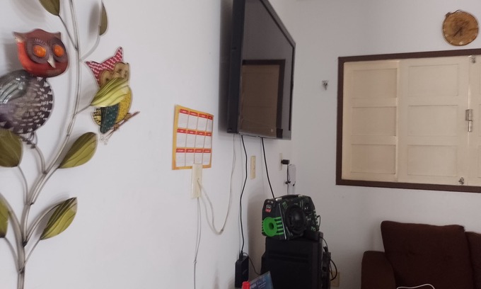 Jardins House | Casa Bonita com Espaço Dois Quarto e um Banheiro