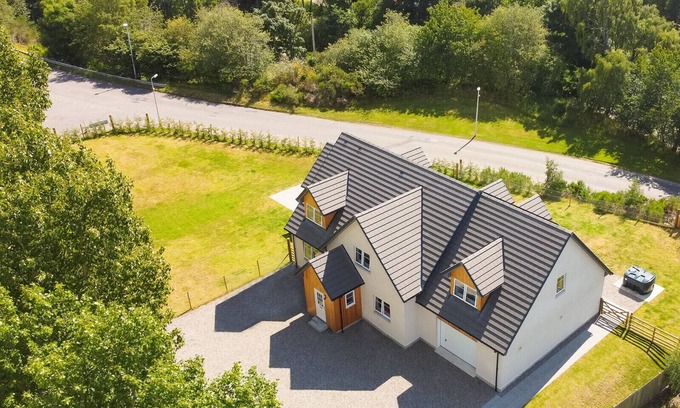 Nethy Bridge Ski Chalet | Braeside - large family home in Nethy Bridge