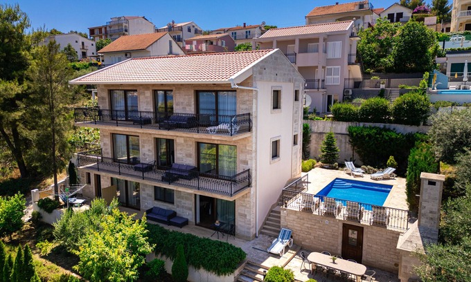 Okrug Donji Apartment | Brand new 1BDR Apartment in Sea Vicinity with Sea View in Villa Sunset