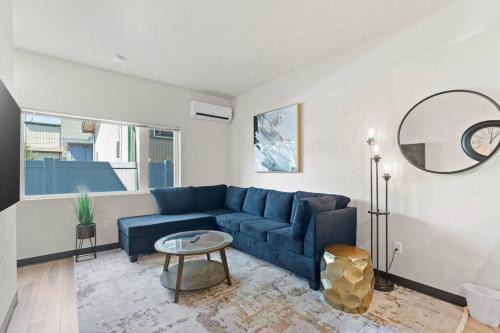 West Central Apartment | Brand New 2BD 1 5BTH Triplex Unit Near Downtown