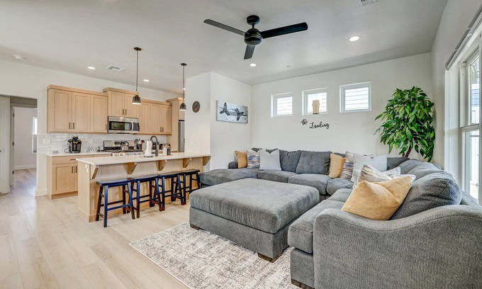 St. George House | Brand New | 3 Bedrooms | Mini Golf | Lazy River | Bikes | LN