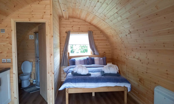 Crimdon Cottage | Brand new in 2022. A contemporary, spacious pod with one double and shower room with toilet.