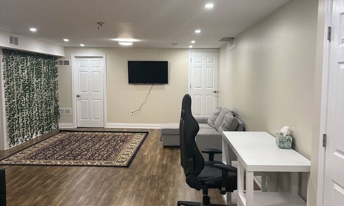 Churchill Meadows Apartment | Brand New Luxury Haven: Spacious 1BR Basement Gem with Modern Elegance Galore!