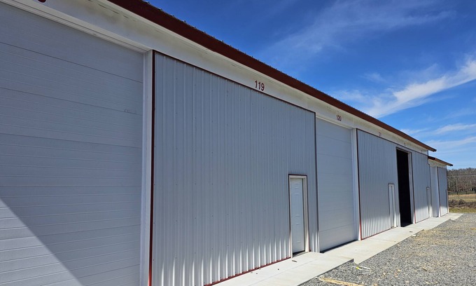 Albertville House | Brand New Shop Space, Man Cave, Storage, Business-the possibilities are endless!