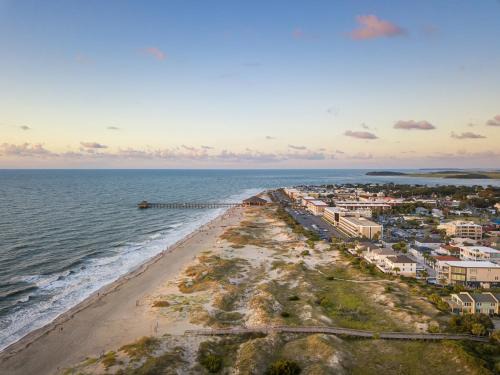 Tybee Island Apartment | Brass Rail 206
