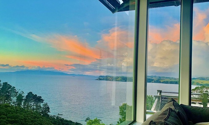 Ostend House | Breath-taking ocean views