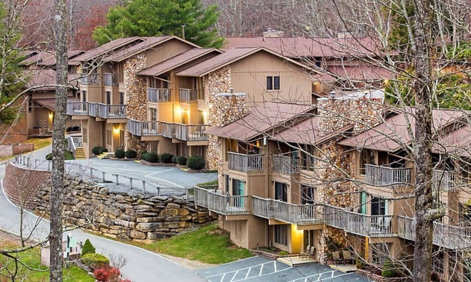 Banner Elk Condo | Breathe in Fresh Mountain Air in this 2BD resort condo with amenities onsite