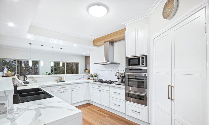 Ferny Creek House | Breathtaking 5BR Highview Hermitage