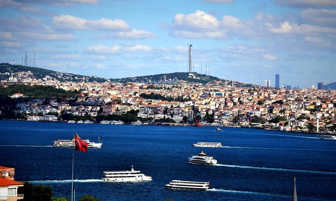 Gumussuyu Mahallesi Apartment | Breathtaking Bosphorus View Apartment in Cihangir