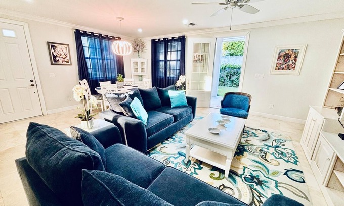 Palm Cay Condo | Breathtaking Pool Front 3-Bedroom Condo, Just 8-Min Walk to Pristine Beach!