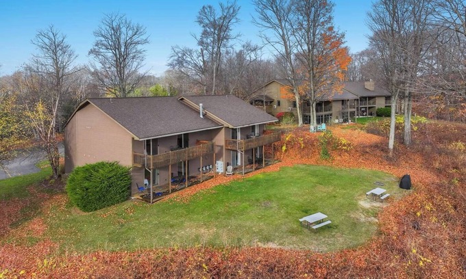 Kewadin House | π Breathtaking Torch Lake View Condo | Sunrise + Golf β 741