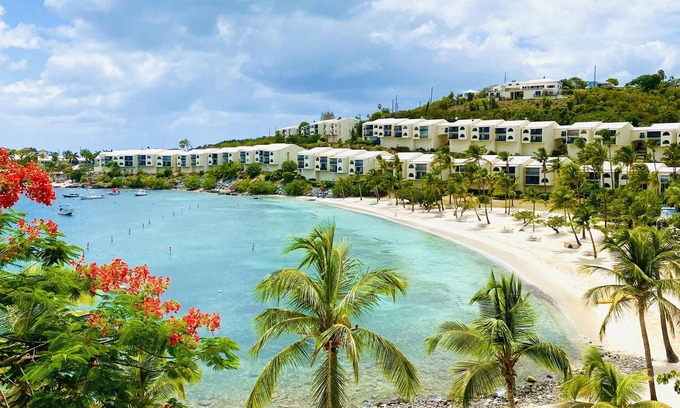 Nazareth Condo | Breathtaking! Very Modern, TOTALLY Renovated, AWESOME Location Beachfront!