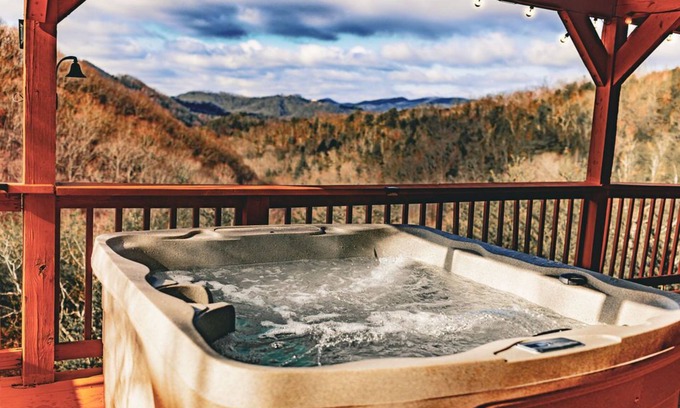 Gatlinburg - Pigeon Forge Cabin | Breathtaking Views! New Hot Tub~Game Room~3 King Beds~Close to Cades Cove