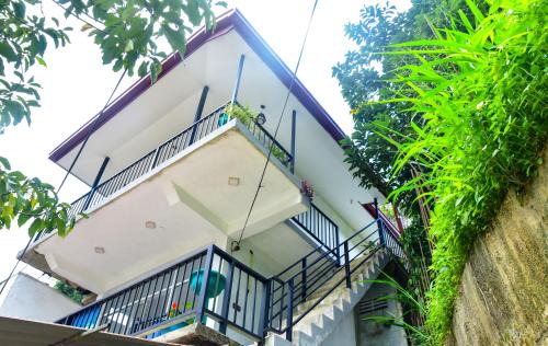 Ambagollapathana House | Breeze Blows Inn