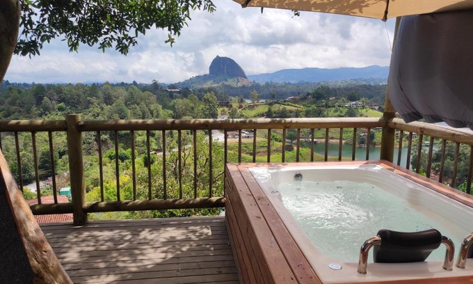 El Penol Hotel | Breeze Glamping -Guatape