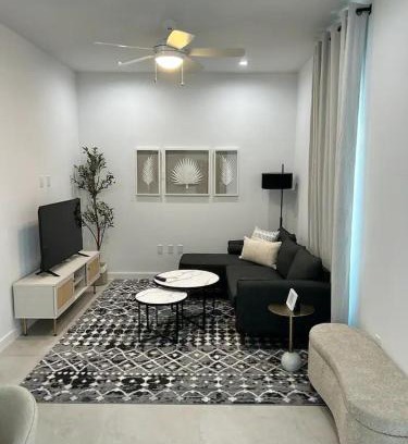 George Town Apartment | Breezyport