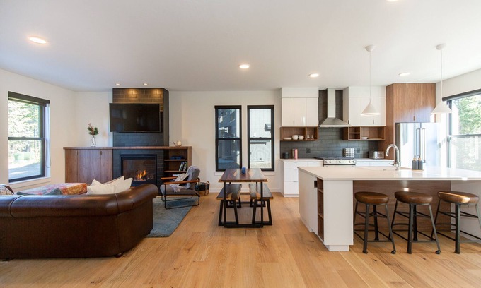 Bozeman Condo | Bridger Pines Two: Bridger Bowl Chalet