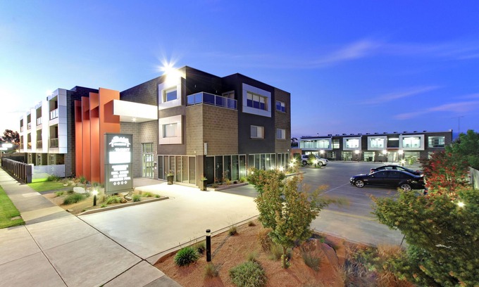 Traralgon Hotel | Bridges on Argyle Motel & Apartments