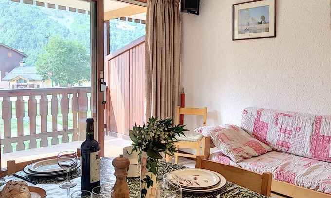 Saint-Martin-de-Belleville Apartment | Bright and Cozy Apartment · Ski-In/Ski-Out · South-Facing Terrace