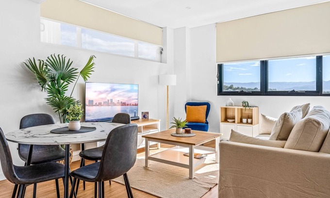 Shellharbour City Centre Apartment | Bright & Breezy Lakeview Retreat in Shellharbour