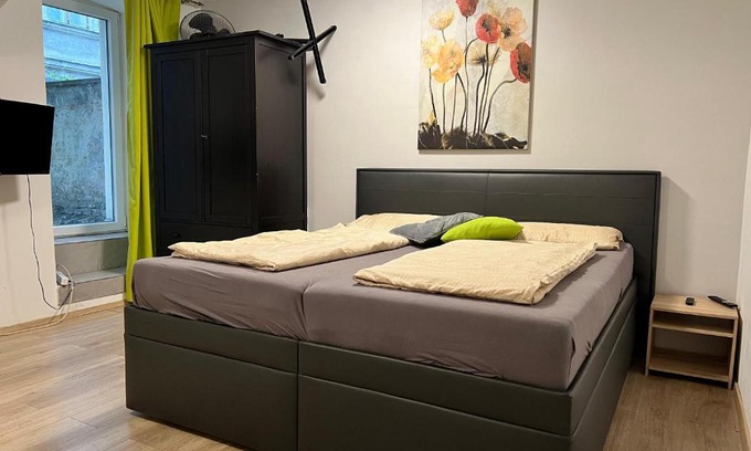 Stuwerviertel Apartment | Bright 1BR Apartment in a Convenient Location