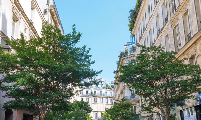 Marais Apartment | Bright and Central Studio Apartment for 2, Paris