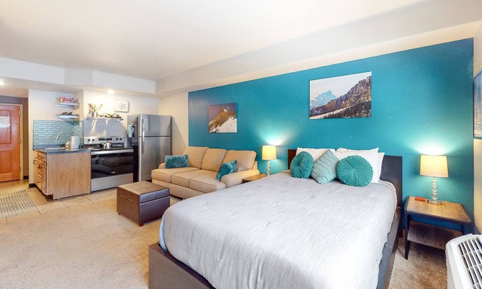 Mountain House Apartment | Bright and colorful studio with breathtaking mountain views