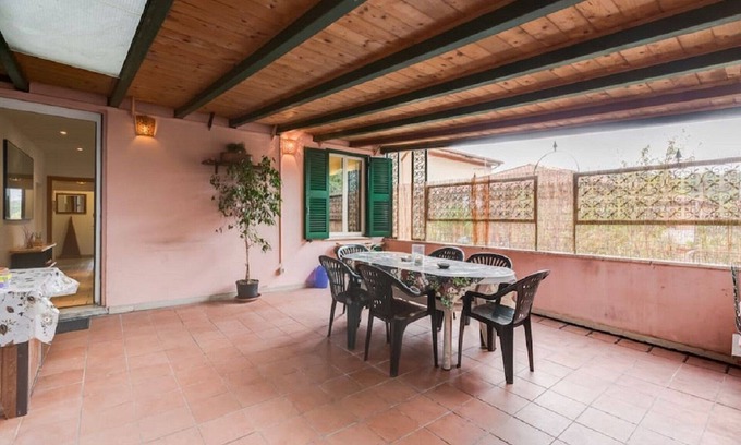 Suburbio VII Portuense Apartment | Bright and spacious, 6 + 3 beds, three bedrooms two bathrooms, free WiFi, near Rome EUR