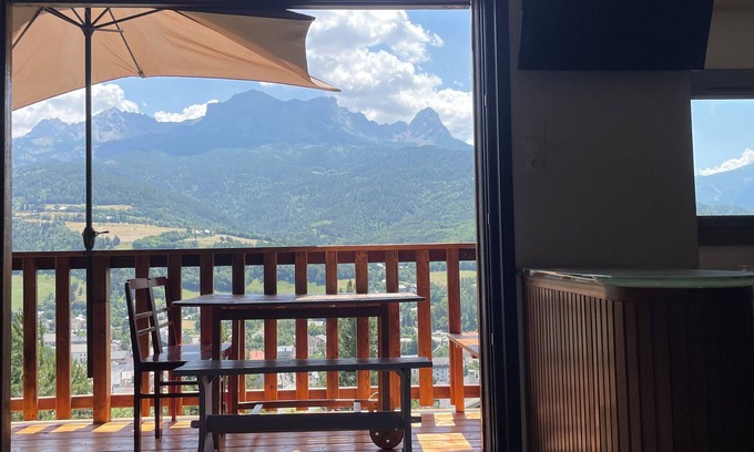 Barcelonnette Apartment | Bright apartment 6/8 people overlooking Barcelonnette. Panoramic View.