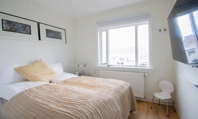 Skagastrond Apartment | Bright Apartment in Skagaströnd