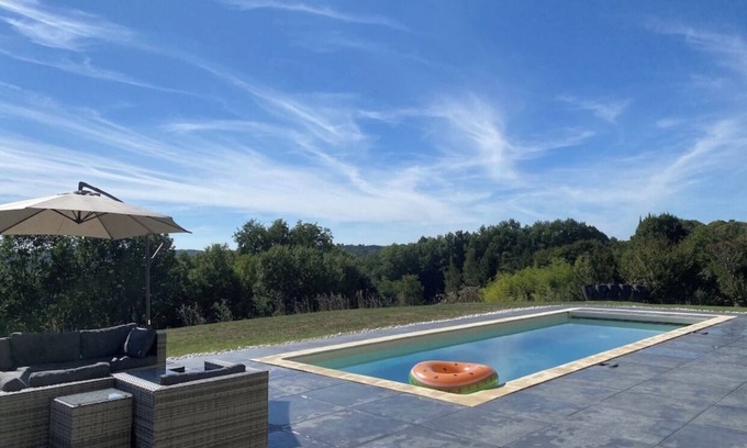 Le Bugue House | Bright architect-designed house-private saltwater pool-wonderful unobstructed view