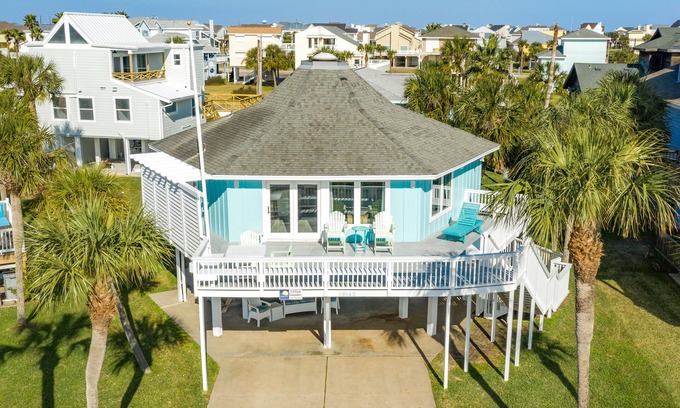 Pirates Beach House | Bright & Cheerful Dog Friendly Home w/Open Deck - 200 Steps from Beach!