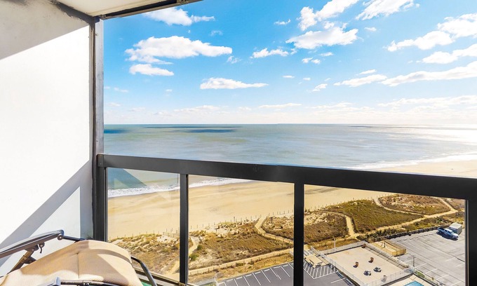 North Ocean City Condo | Bright & convenient condo with pool, balcony & angled ocean views