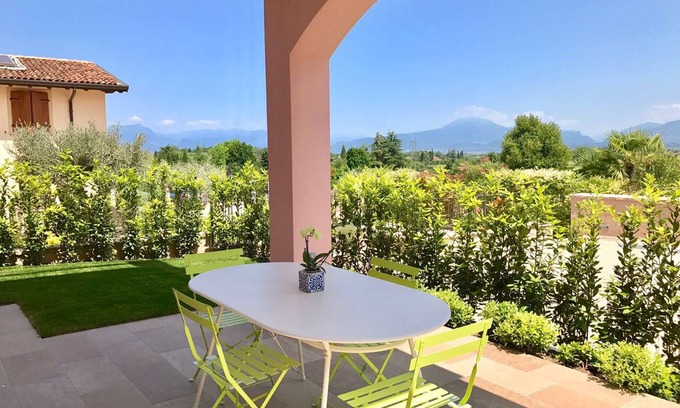 Ponti sul Mincio Apartment | Bright two-roomed apartment with patio and garden