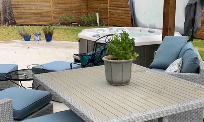 Mesa Park House | Bring your friends or the whole family to this peaceful home