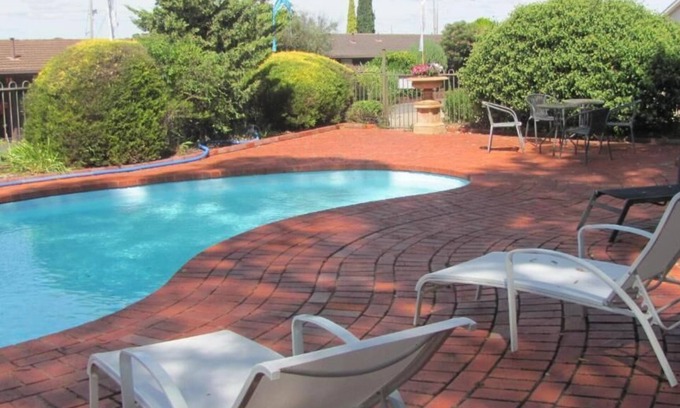 Maryborough Hotel | Bristol Hill Motor Inn