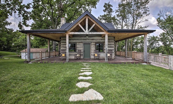 Cottleville Cabin | ‘Bross Brother's Cabin’ w/Wraparound Porch!