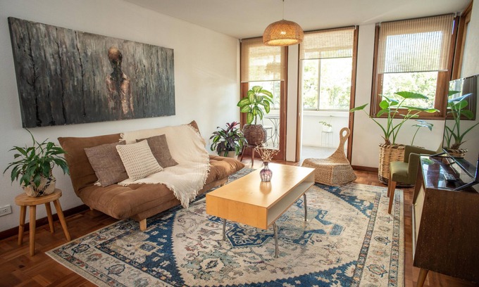 Cochabamba Apartment | Brown Vinyl Apt - Alamos